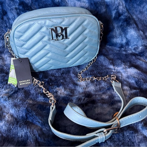 Badgley Mischka Light Metalic Blue Quilted Crossbody Bag - Picture 2 of 5